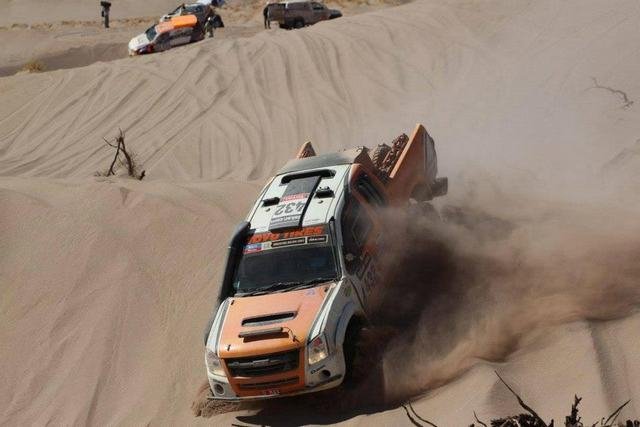 robo-kasak-rally-dakar-2014-17